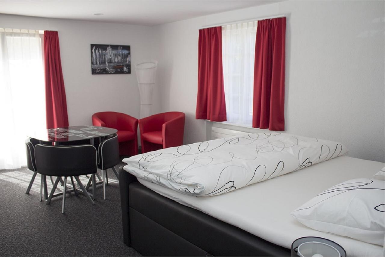 Hotel Du Chasseur Enges Dış mekan fotoğraf